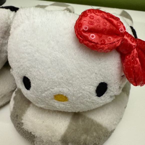 Hello Kitty PlushThong Slipper - Picture 3 of 8